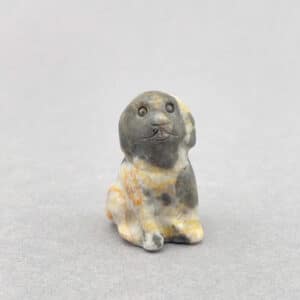 Dekorativ hundefigur i krystal – symbol på trofasthed og kærlighed.