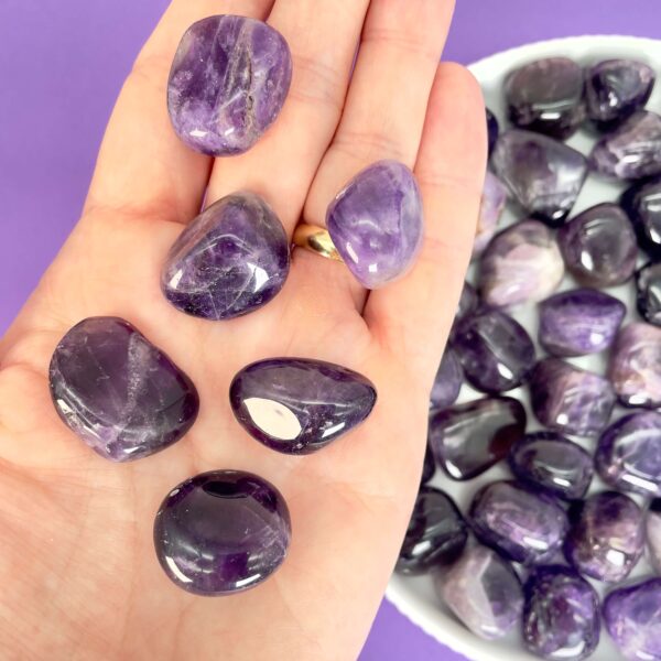 Ametyst lommesten bibringer ro og glæde