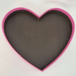 Hjerteformet lyserød gaveæske krystal sten bund