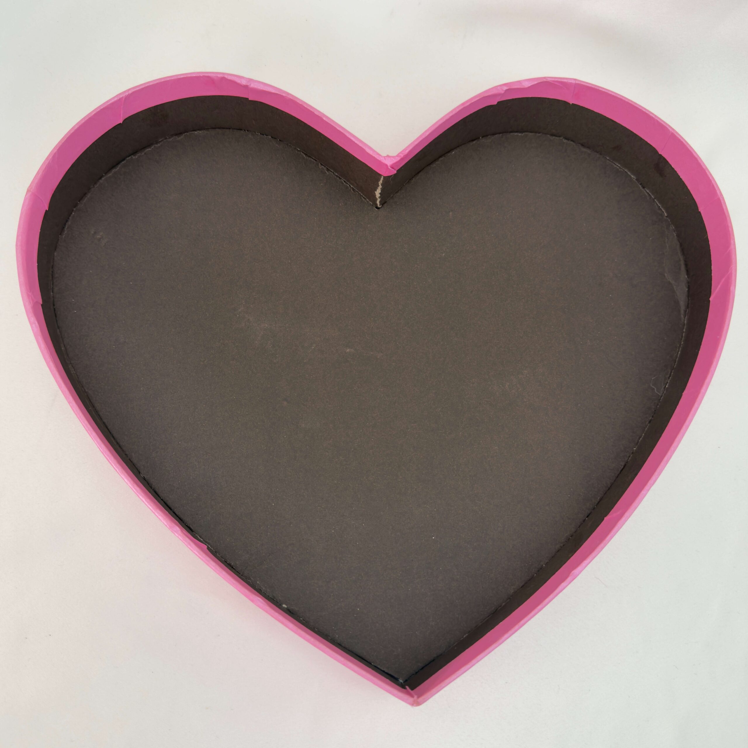 Hjerteformet lyserød gaveæske krystal sten bund
