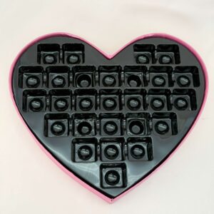 Hjerteformet lyserød gaveæske krystal sten med plastikbeholder