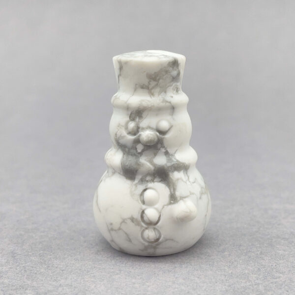 Howlit julemand – hvid og rolig krystal, symbol på fred og refleksion.