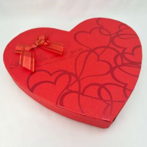 Hjerteformet rød gaveæske krystal sten