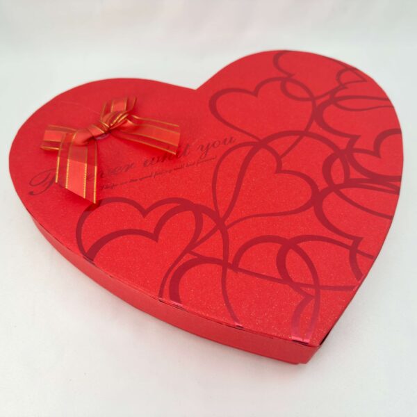 Hjerteformet rød gaveæske krystal sten