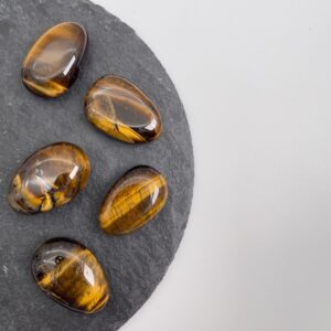 Tigerøje Håndpoleret Lommesten