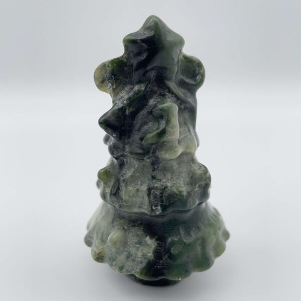 Smukt serpentin juletræ – perfekt som spirituel juledekoration.