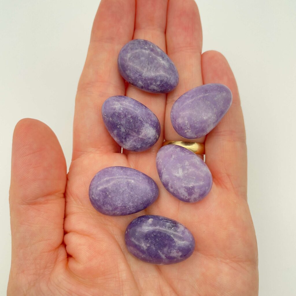 Krystaller mod stress 9 Lepidolit premium lommesten til at dæmpe stress