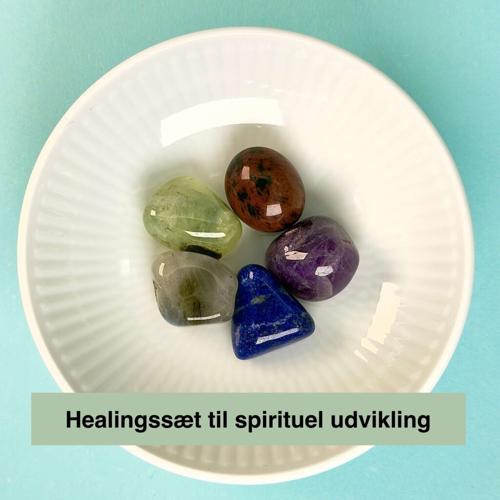 Krystaller og deres betydning 52 Healingssæt til spirituel udvikling kan hjælpe dig til at åbne op og være modtagelig