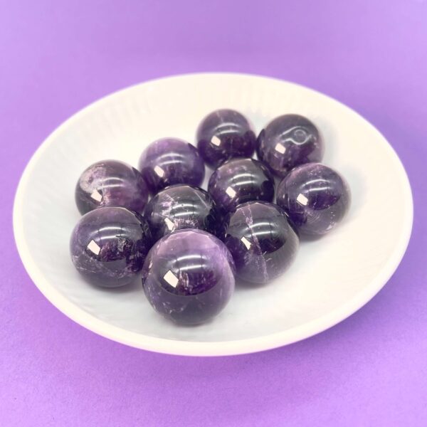 Ametyst kugle skaber kærlighed