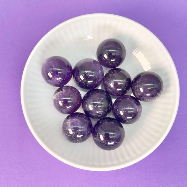 Ametyst kugle skaber kærlighed