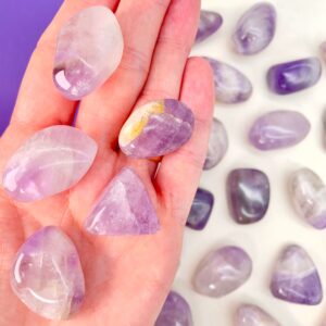 Ametyst lys lommesten bibringer ro og glæde