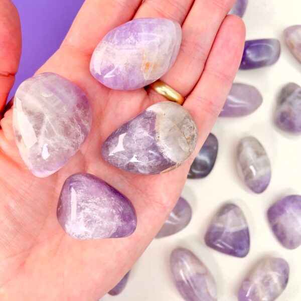 Ametyst lys lommesten bibringer ro og glæde