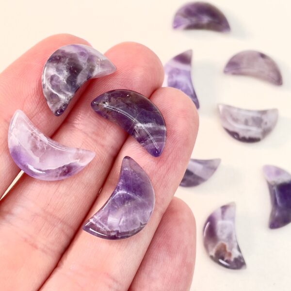 Ametyst mini måne i hånd
