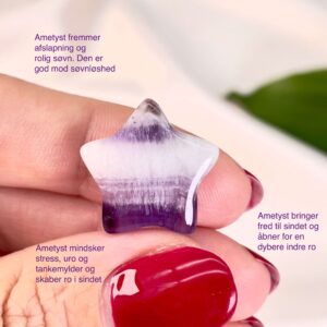 Ametyst mini stjerne størrelse sammen med hånd og bullets