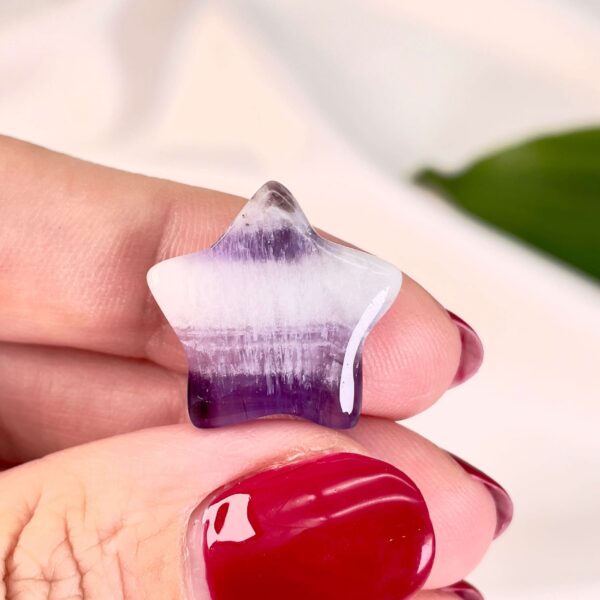 Ametyst mini stjerne størrelse sammen med hånd