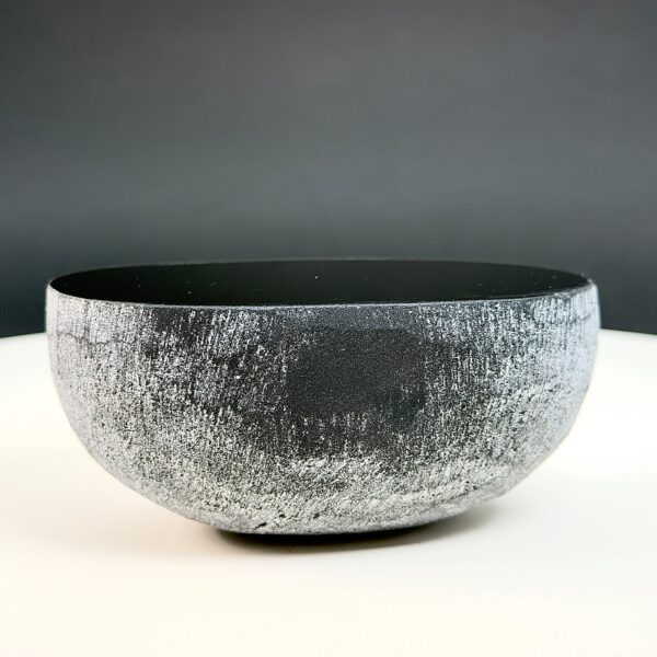 Sort Obsidian Flodsten Freeform krystal sten på hvid og sort baggrund