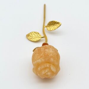 Gul Calsit Rose med guldstilk krystal sten med guld stilk på hvid baggrund