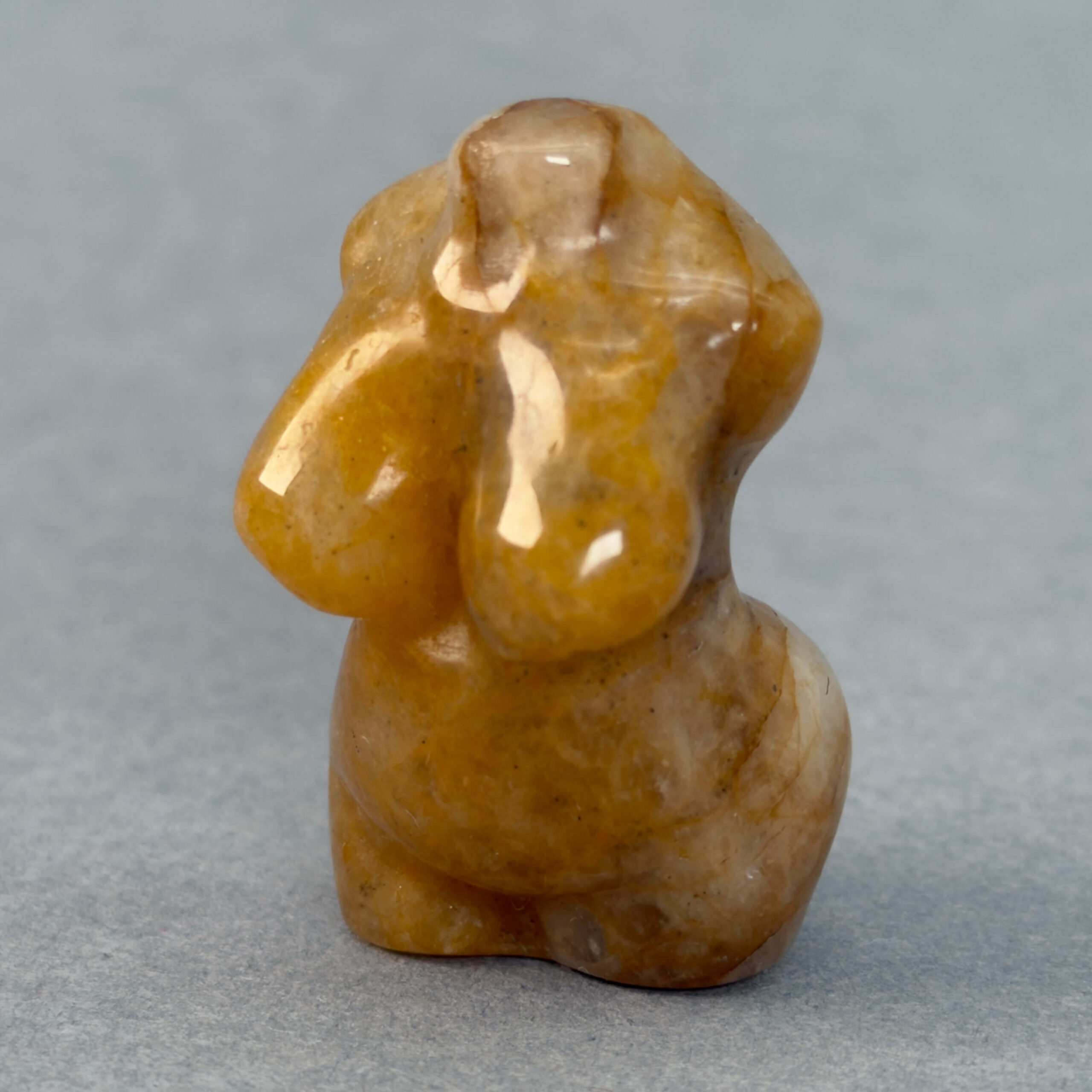 Krystal kvindekrop sten kurvet hæmatitkvarts