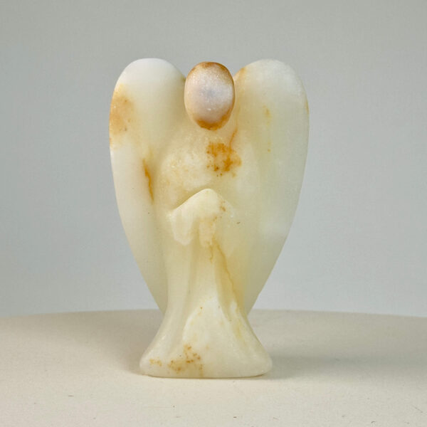 Pakistani Onyx Tårn krystal sten på hvid baggrund