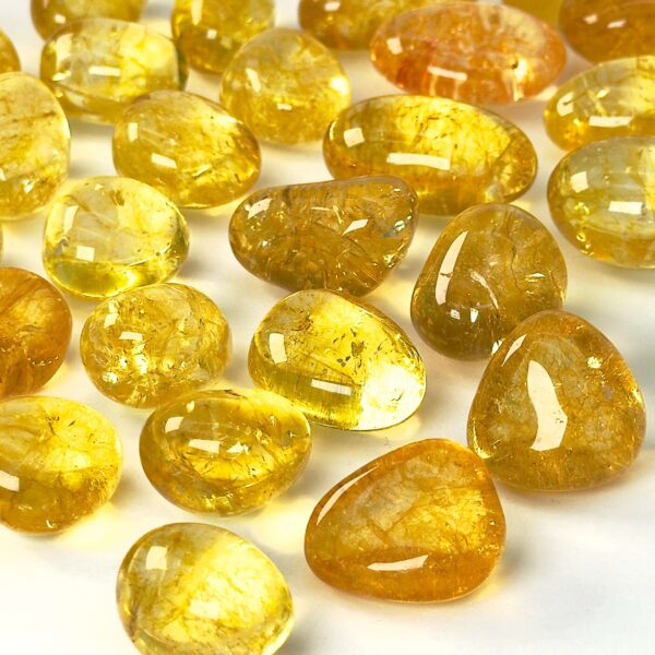 Citrin premium lommesten krystal sten samling på hvid baggrund