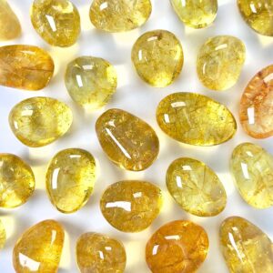 Citrin premium lommesten krystal sten samling på hvid baggrund