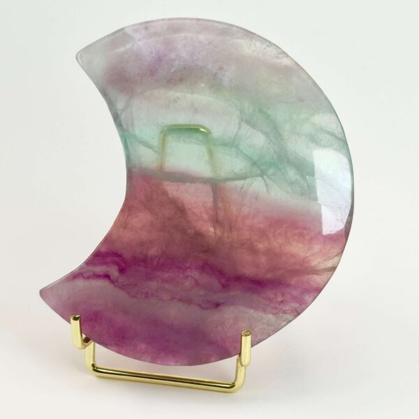 Fluorit Regnbue Måne Krystal Sten i holder på hvid baggrund