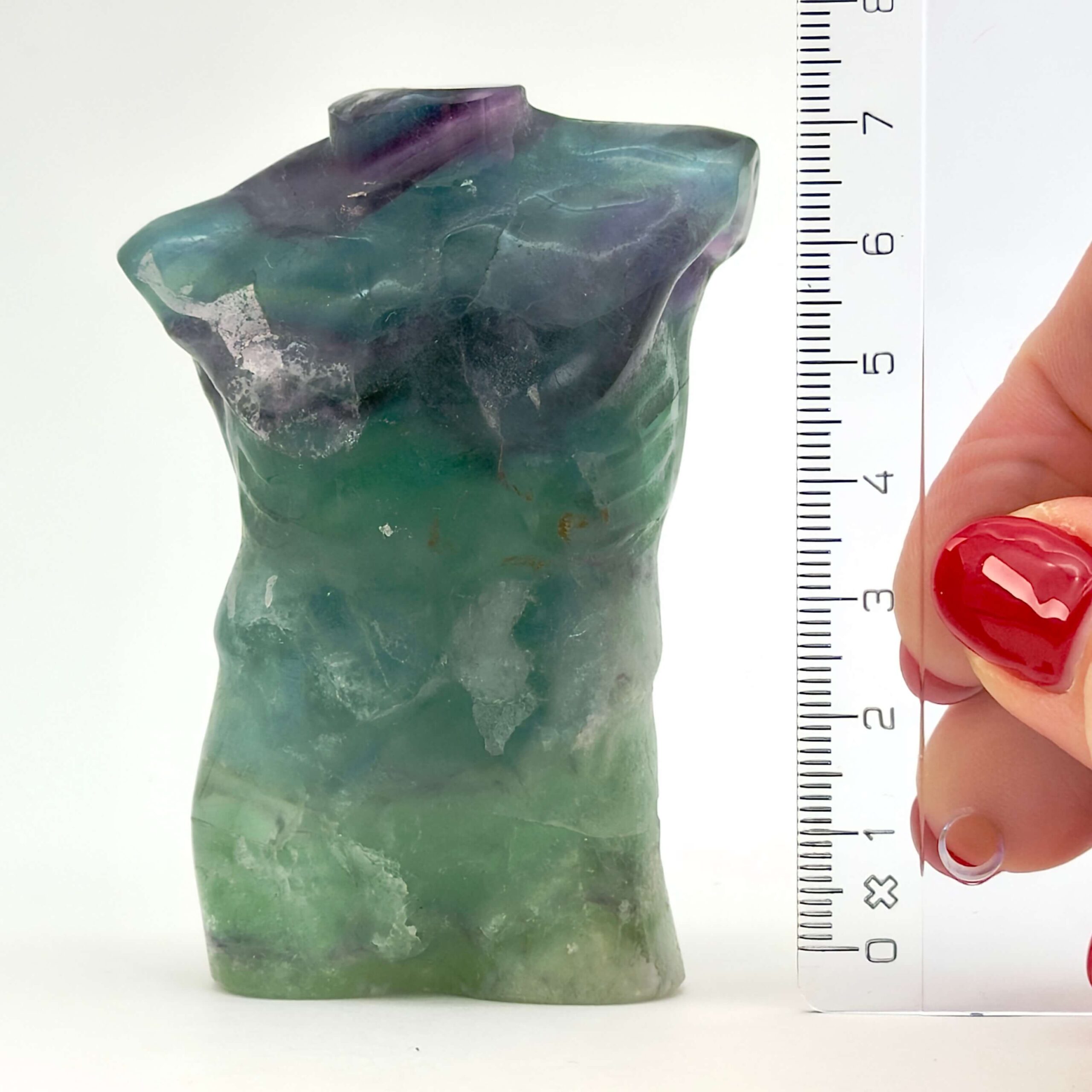 Fluorit Regnbue Mandekrop krystal sten med lineal på hvid baggrund