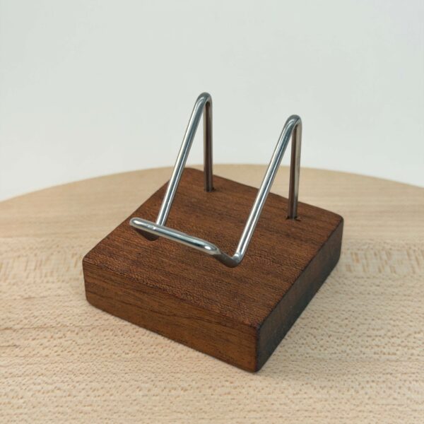 Holder til krystal hjerte og håndsten med mørk træfod sølv