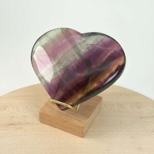 Holder til krystal hjerte og håndsten med træfod guld med hjerte