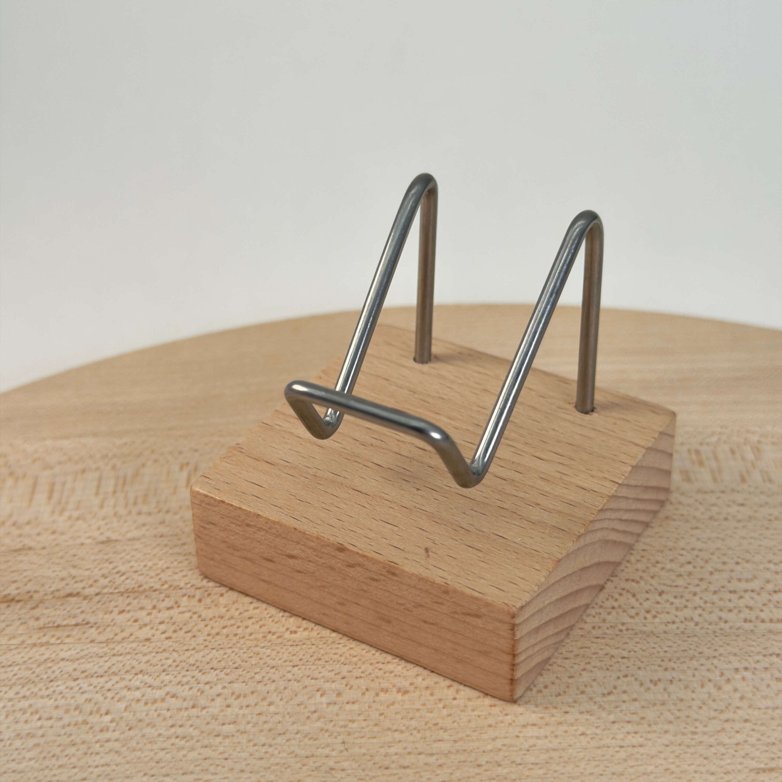 Holder til krystal hjerte og håndsten med træfod sølv