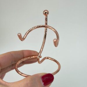 Holder til krystal hjerte og håndsten messing hånd