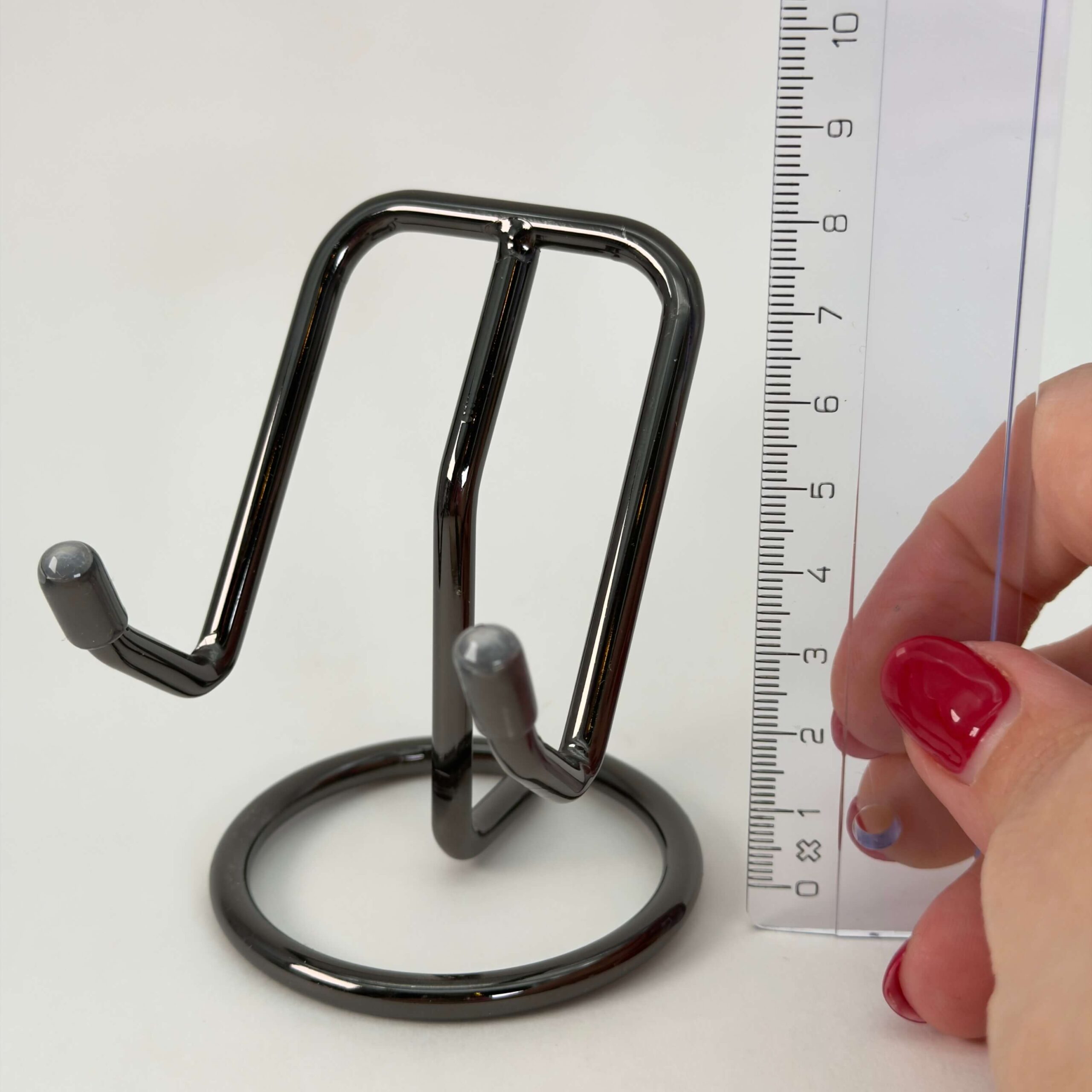 Holder til krystal hjerte og håndsten sort lineal