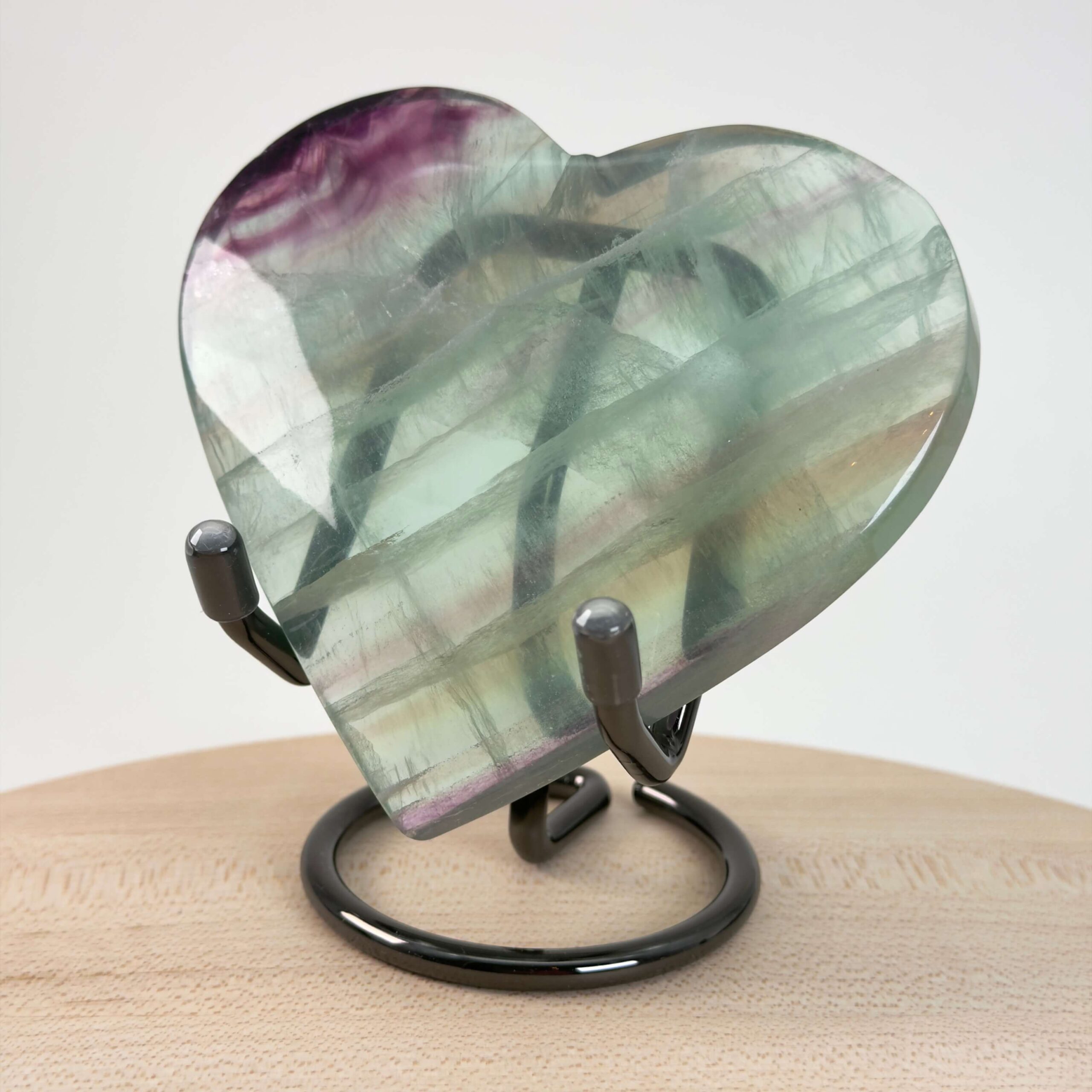 Holder til krystal hjerte og håndsten sort med hjerte