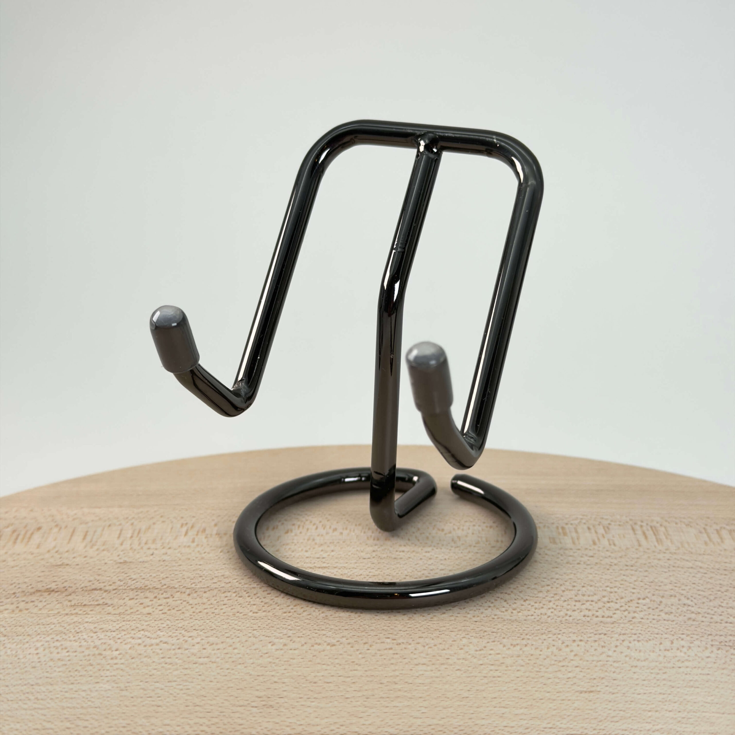 Holder til krystal hjerte og håndsten sort