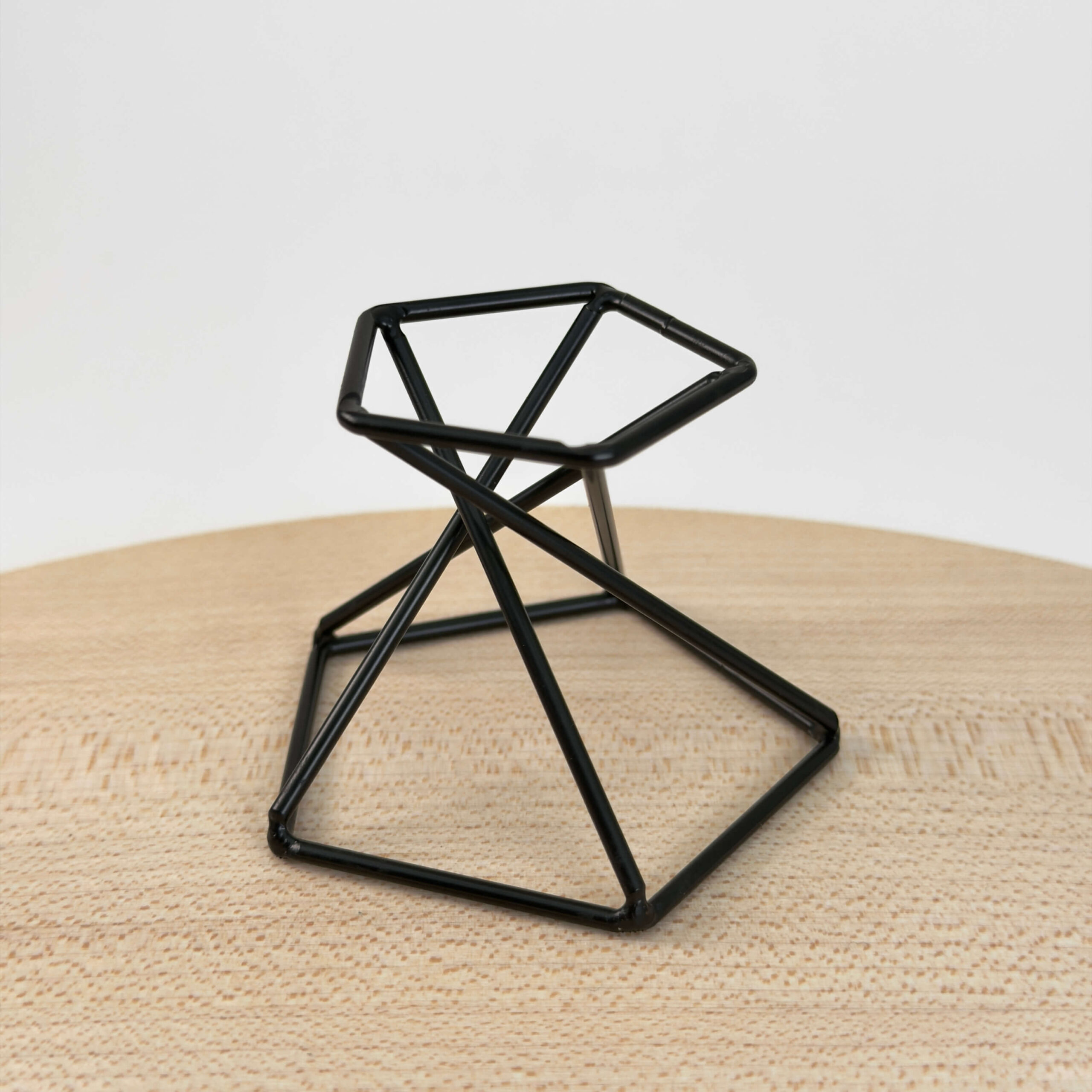 Holder til krystal kugle metal dobbelt stander sort