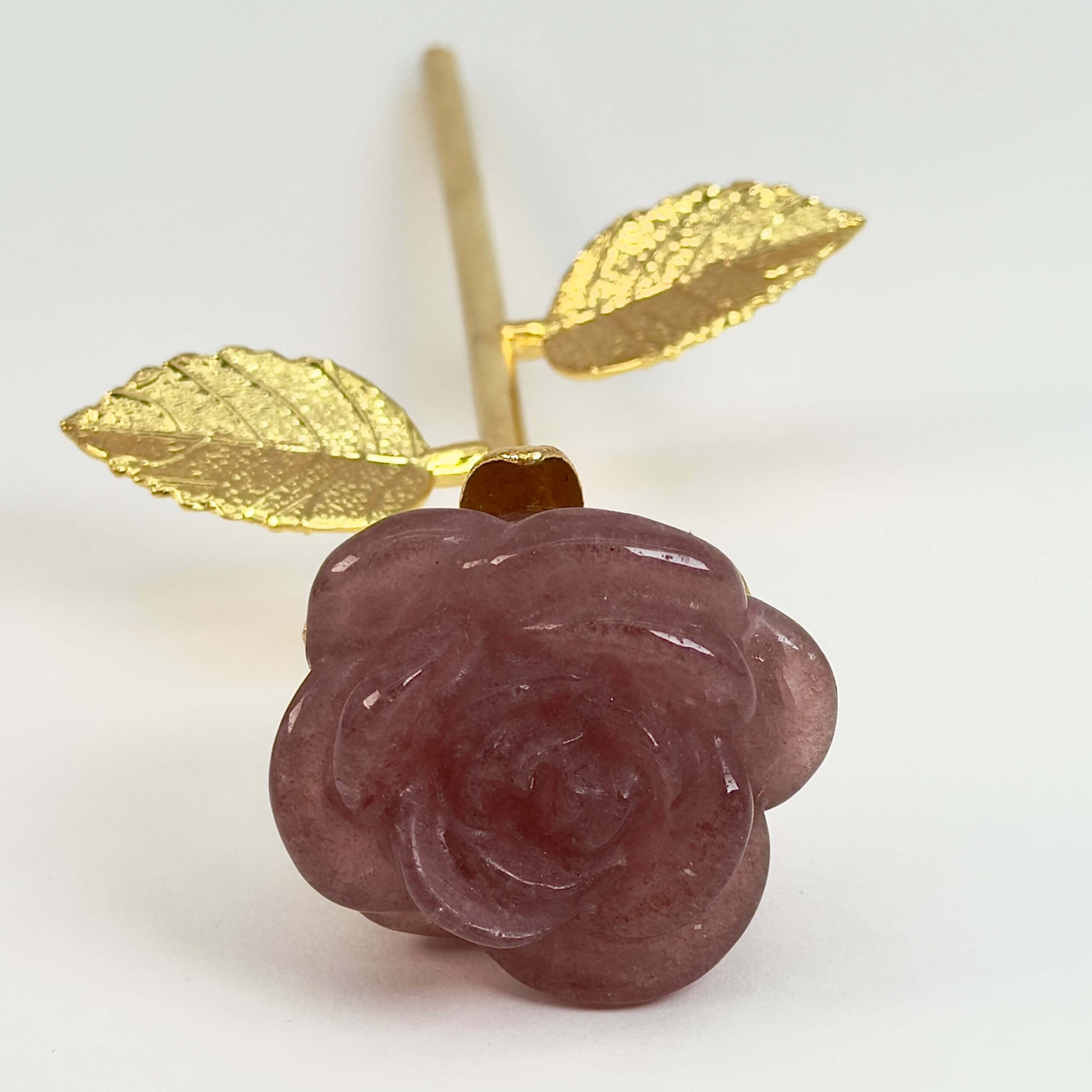 jordbærkvarts Rose med Guldfarvet stilk krystal sten