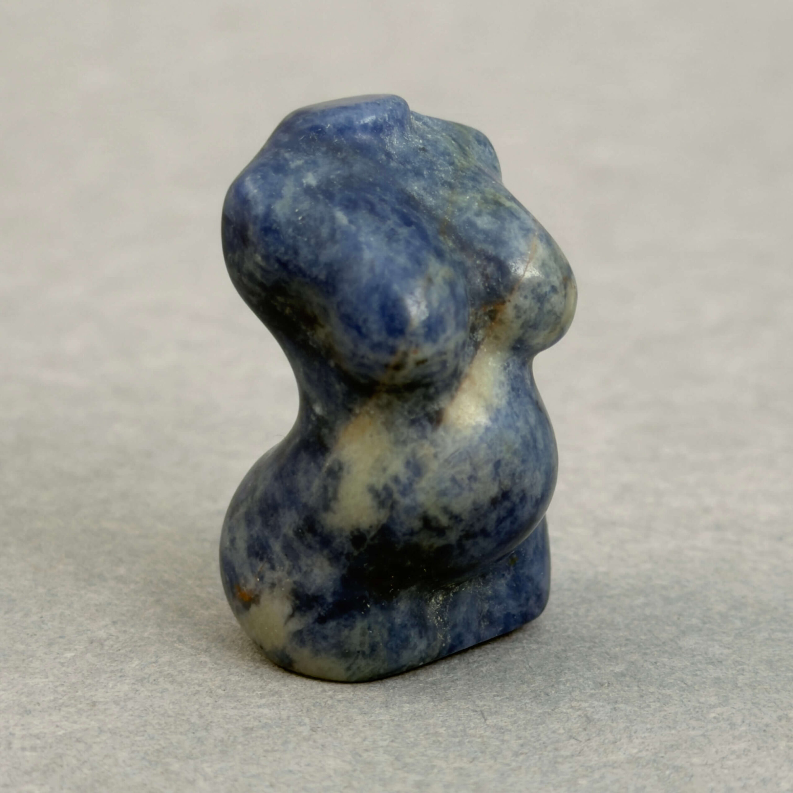 Krystal gravid kvindekrop sten sodalit