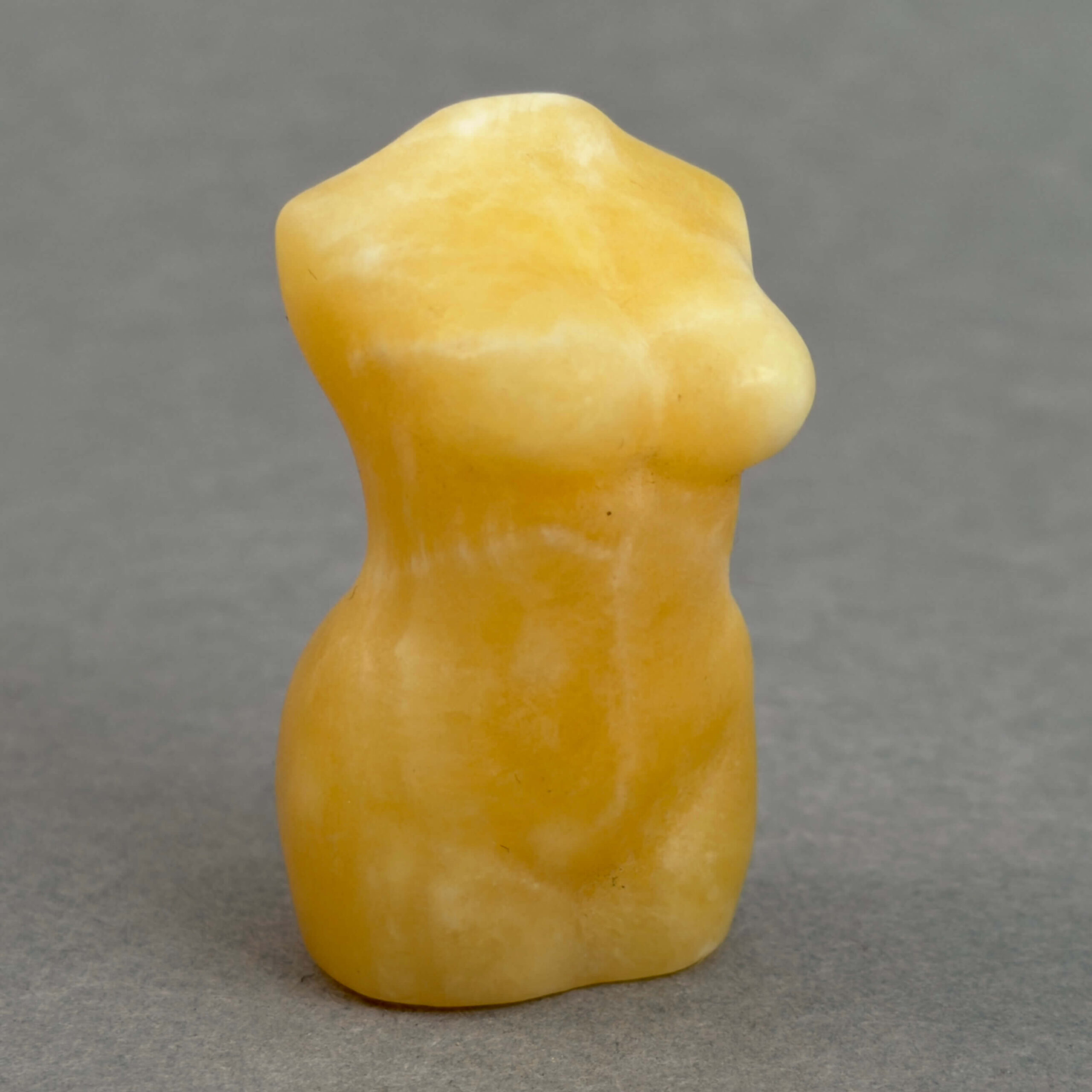 Krystal slank kvindekrop 4 cm sten gul calsit