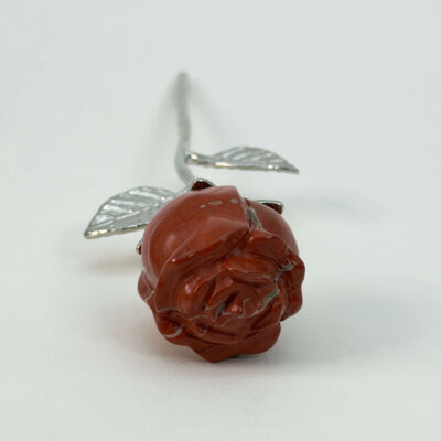 Rød jaspis Rose med sølvfarvet stilk krystal sten