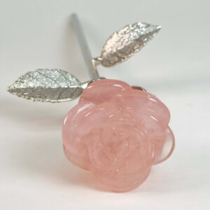 rosakvarts Rose med sølvfarvet stilk krystal sten