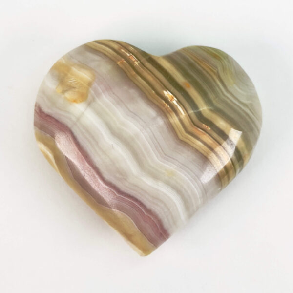 Grøn Onyx Hjerte krystal sten på hvid baggrund