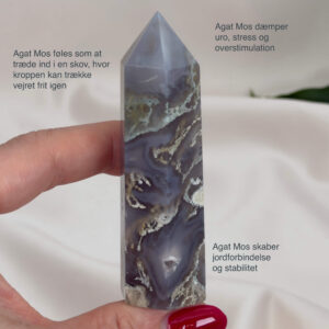 Mos agat Tårn styrker forbindelse til naturen, skaber indre ro og balance samt fremmer vækst, stabilitet og nye begyndelser i både krop og sind.