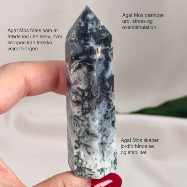 Mos agat Tårn styrker forbindelse til naturen, skaber indre ro og balance samt fremmer vækst, stabilitet og nye begyndelser i både krop og sind.