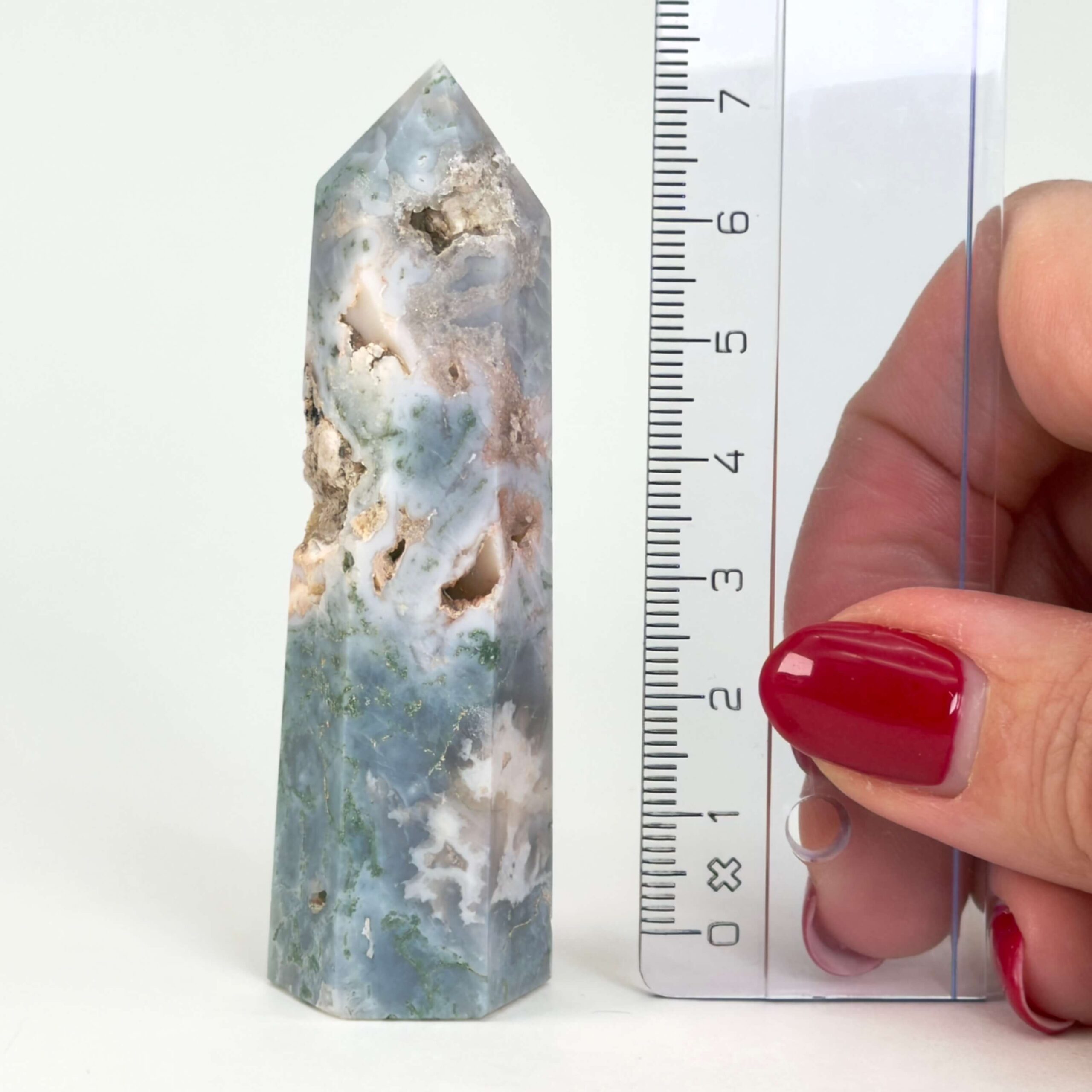 Mos agat Tårn styrker forbindelse til naturen, skaber indre ro og balance samt fremmer vækst, stabilitet og nye begyndelser i både krop og sind.