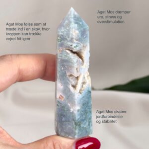 Mos agat Tårn styrker forbindelse til naturen, skaber indre ro og balance samt fremmer vækst, stabilitet og nye begyndelser i både krop og sind.
