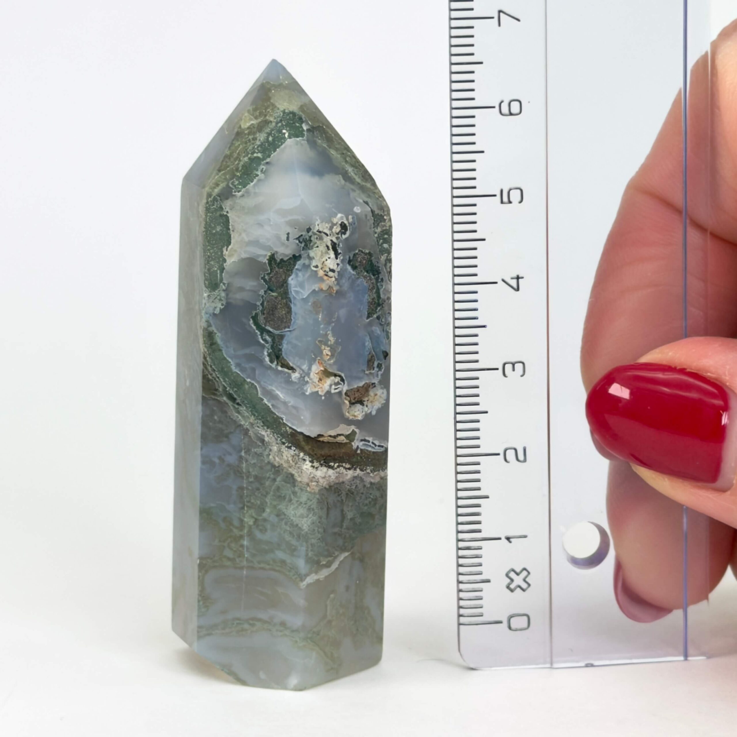 Mos agat Tårn styrker forbindelse til naturen, skaber indre ro og balance samt fremmer vækst, stabilitet og nye begyndelser i både krop og sind.