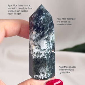 Mos agat Tårn styrker forbindelse til naturen, skaber indre ro og balance samt fremmer vækst, stabilitet og nye begyndelser i både krop og sind.