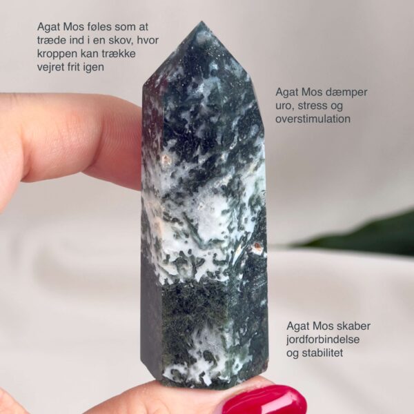 Mos agat Tårn styrker forbindelse til naturen, skaber indre ro og balance samt fremmer vækst, stabilitet og nye begyndelser i både krop og sind.