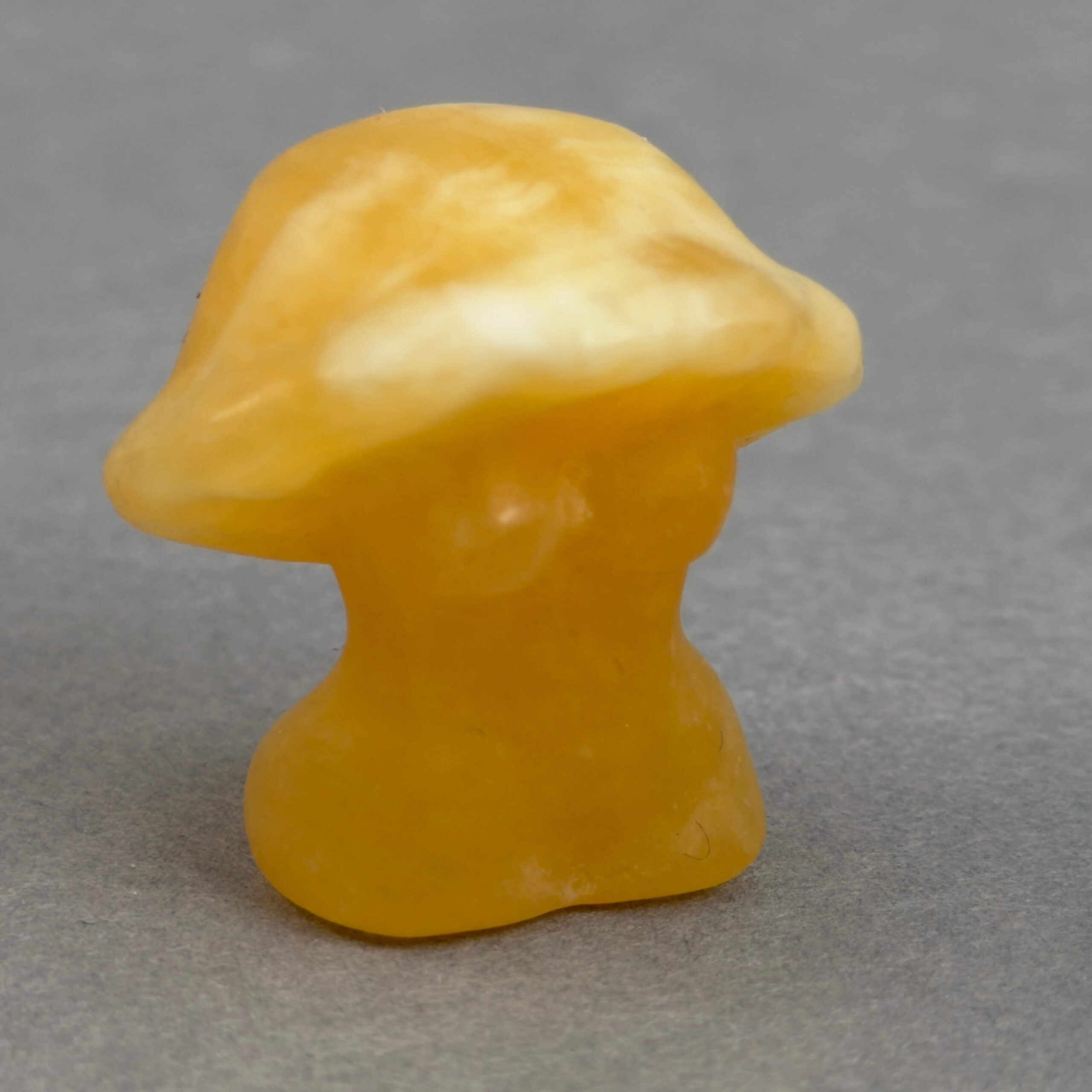 krystal skovnymfe svamp 3 cm sten gul calsit