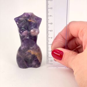 Ametyst Kvindekrop krystal med unikke lilla mønstre og detaljeret form